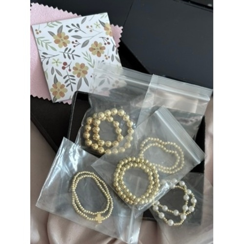 Gold Tone Faux Pearl Beaded Bracelet Gift Set 5pc Cross Charm Stretch New in Box